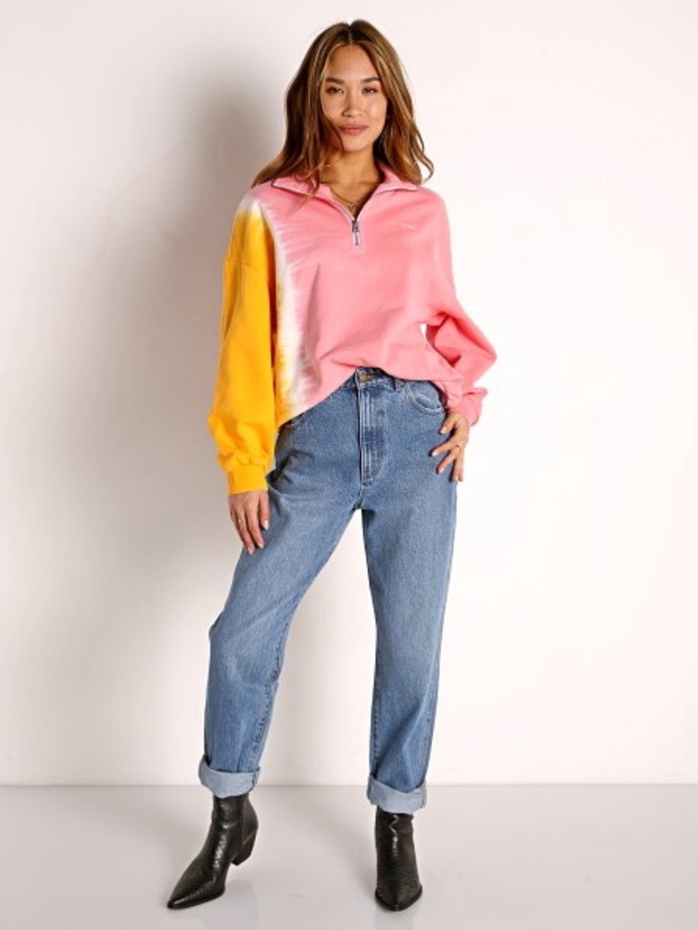 Levi’s Yesterday’s Sweatshirt in Kumquat & Peony Dip Dye / Size M